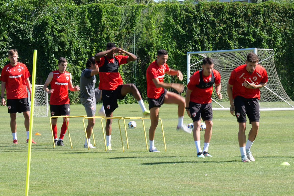 Fost jucător la FCSB și Rapid, în staff-ul lui Dinamo: detalii de ultimă oră de la Săftica » Care este situația jucătorilor accidentați