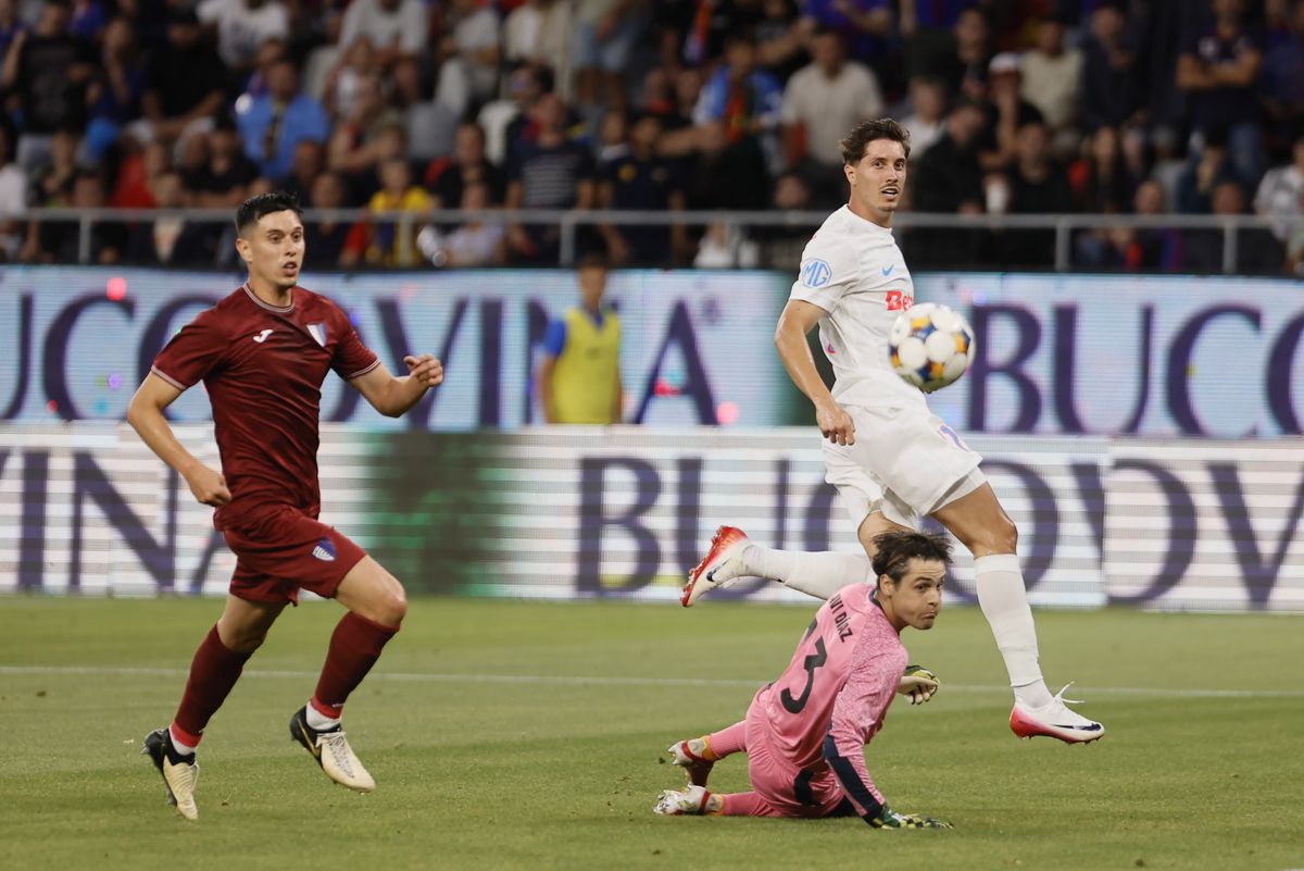 David Miculescu, accidentat în FCSB - Inter d'Escaldes // foto: Cristi Preda (GSP)