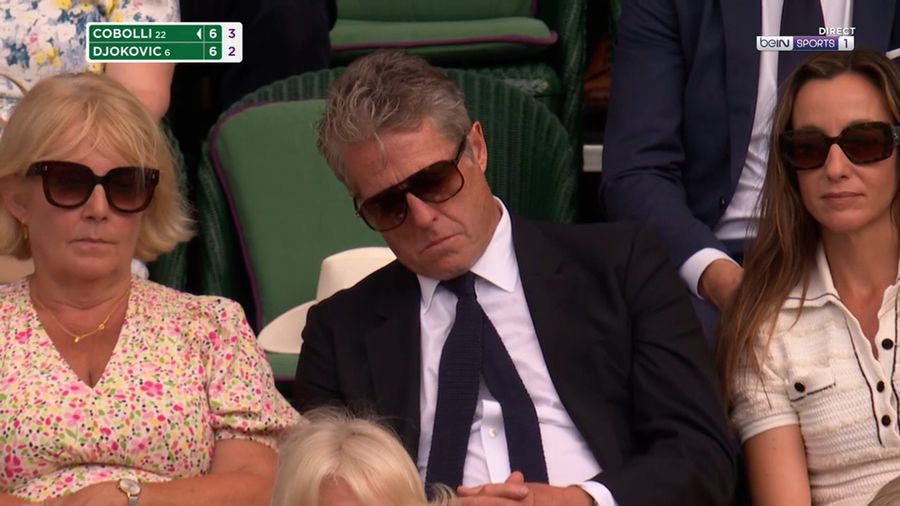 Moment rar la Wimbledon! Deși era situat în spatele Reginei Marii Britanii, Hugh Grant a adormit la meciul lui Djokovic: „Îl poate verifica cineva?”