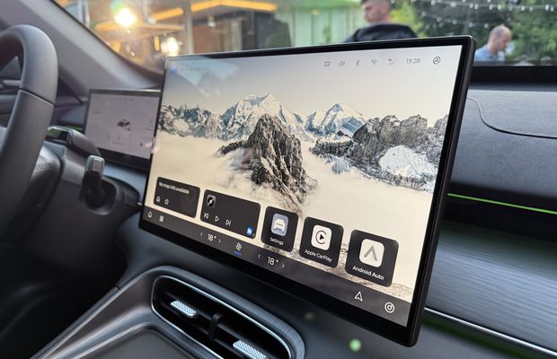 Mașina care schimbă regulile jocului: Românii își pot lua un SUV hibrid nou, mai ieftin decât Dacia Bigster