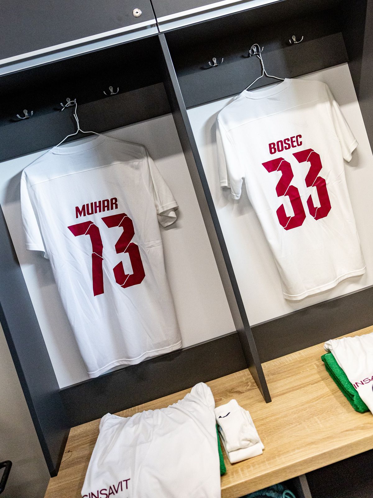 Imagini din vestiarul celor de la CFR Cluj, înaintea meciului cu Paksi