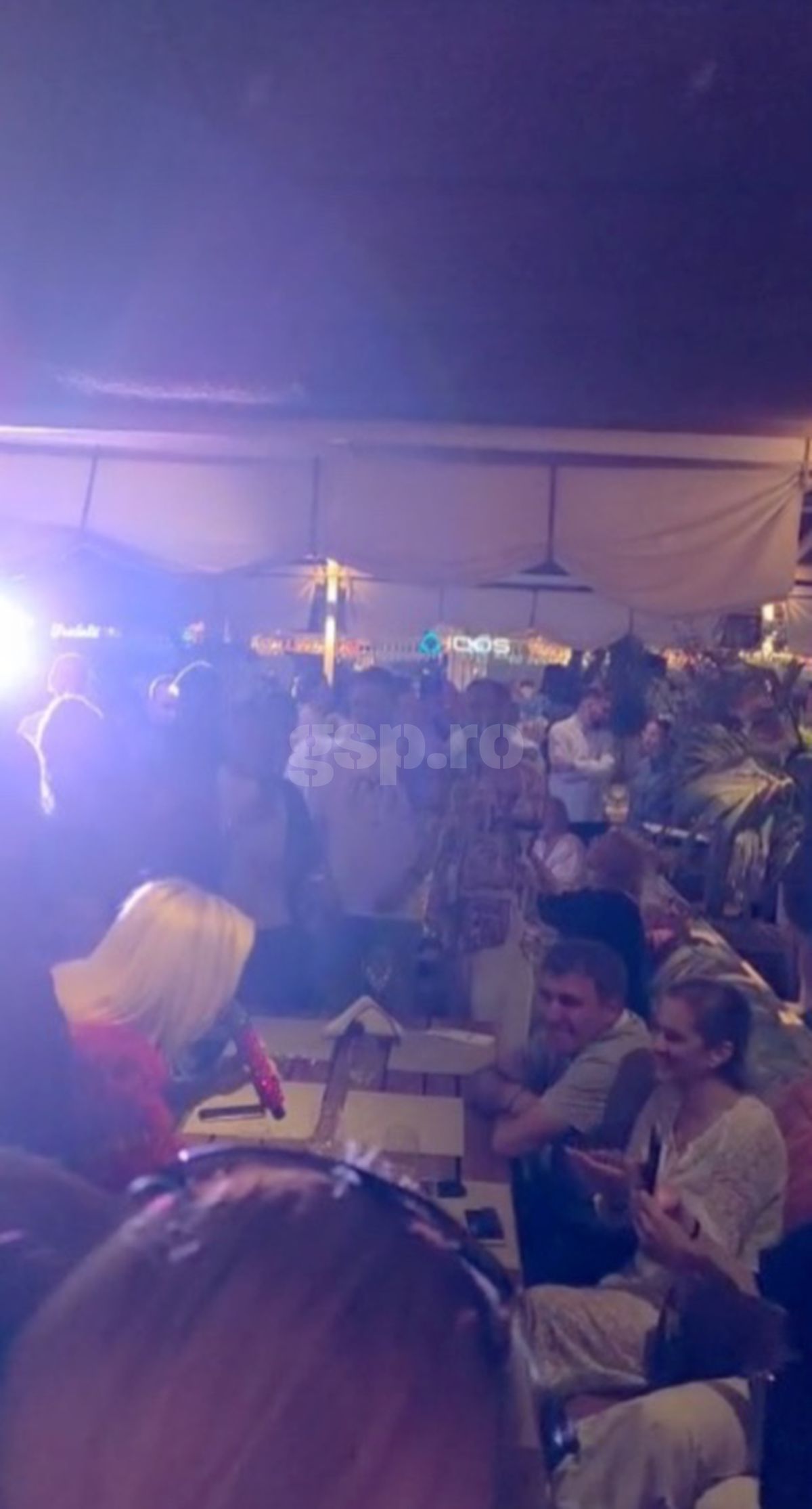 Loredana, show pe masa lui Gică și Ianis Hagi » Petrecere „legendară” joi seara în stațiunea Mamaia! Tot „numărul”, surprins de GSP