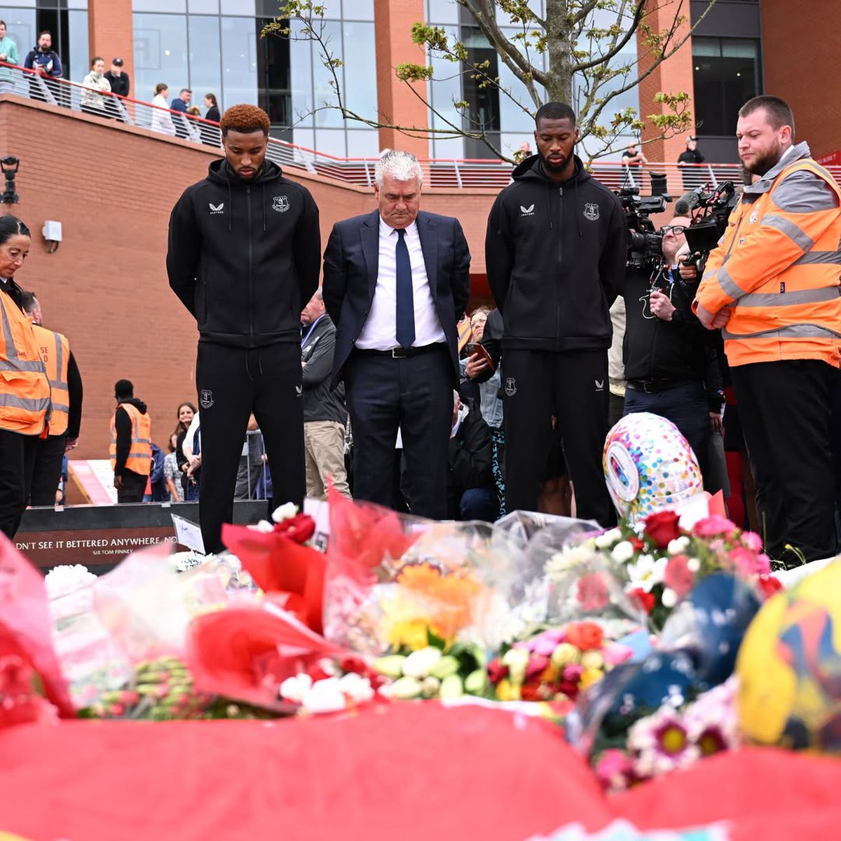 Jucătorul de la care Diogo Jota a „moștenit” numărul 20 la Liverpool a venit pe Anfield pentru a-i aduce un ultim omagiu portughezului