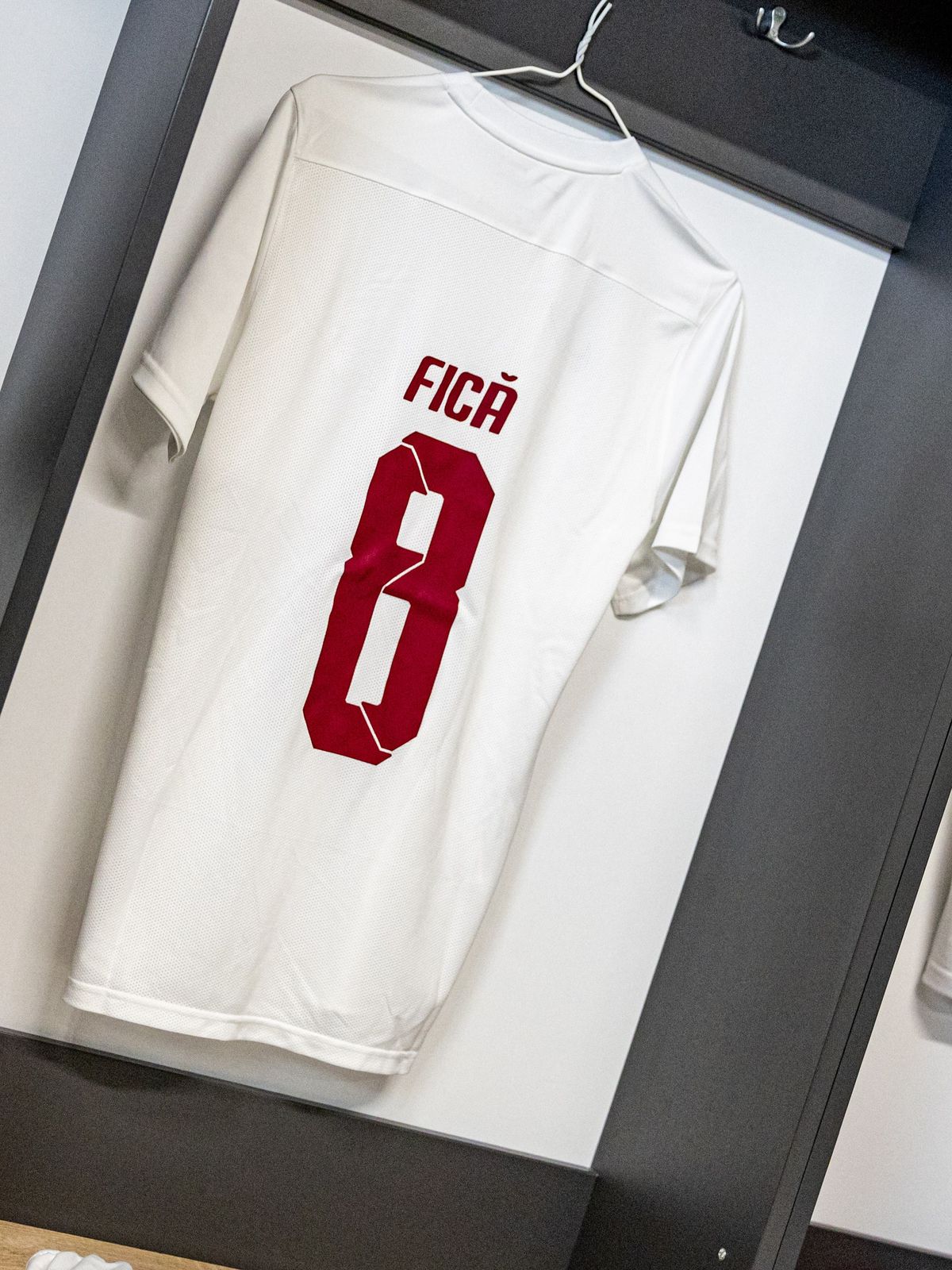 Imagini din vestiarul celor de la CFR Cluj, înaintea meciului cu Paksi