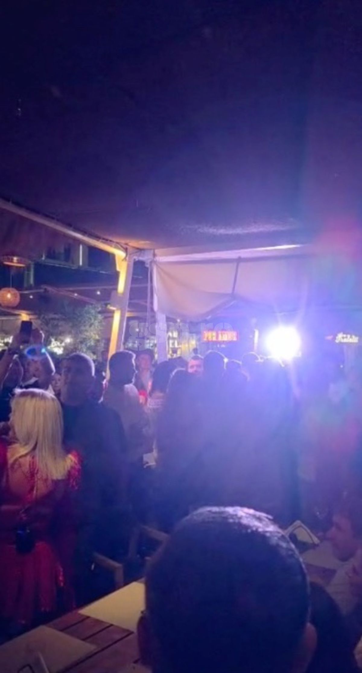 Loredana, show pe masa lui Gică și Ianis Hagi » Petrecere „legendară” joi seara în stațiunea Mamaia! Tot „numărul”, surprins de GSP