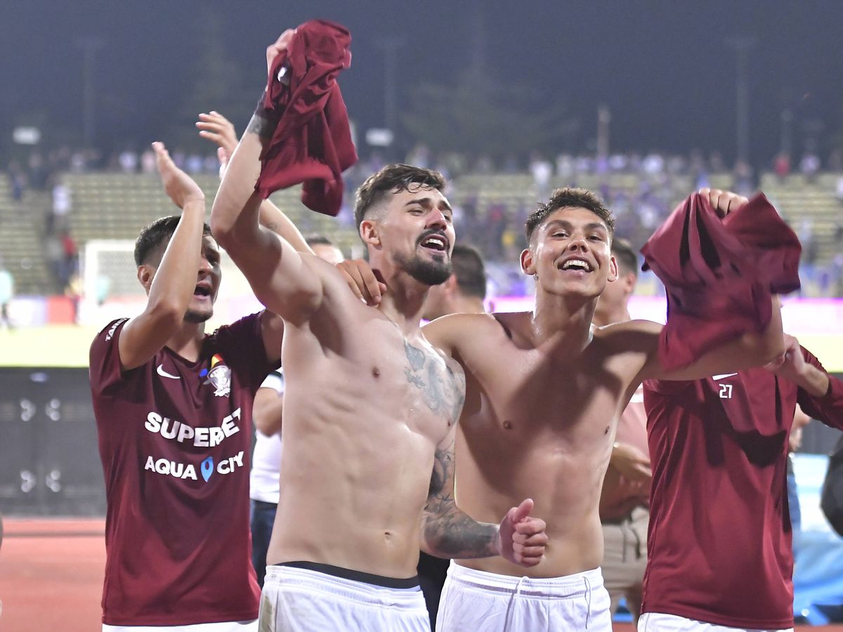 Viralul lunii în Liga 1 » Filmarea care face înconjurul României: ce se întâmpla în mijlocul galeriei rapidiste la Pitești. Peste 5.000 de like-uri!