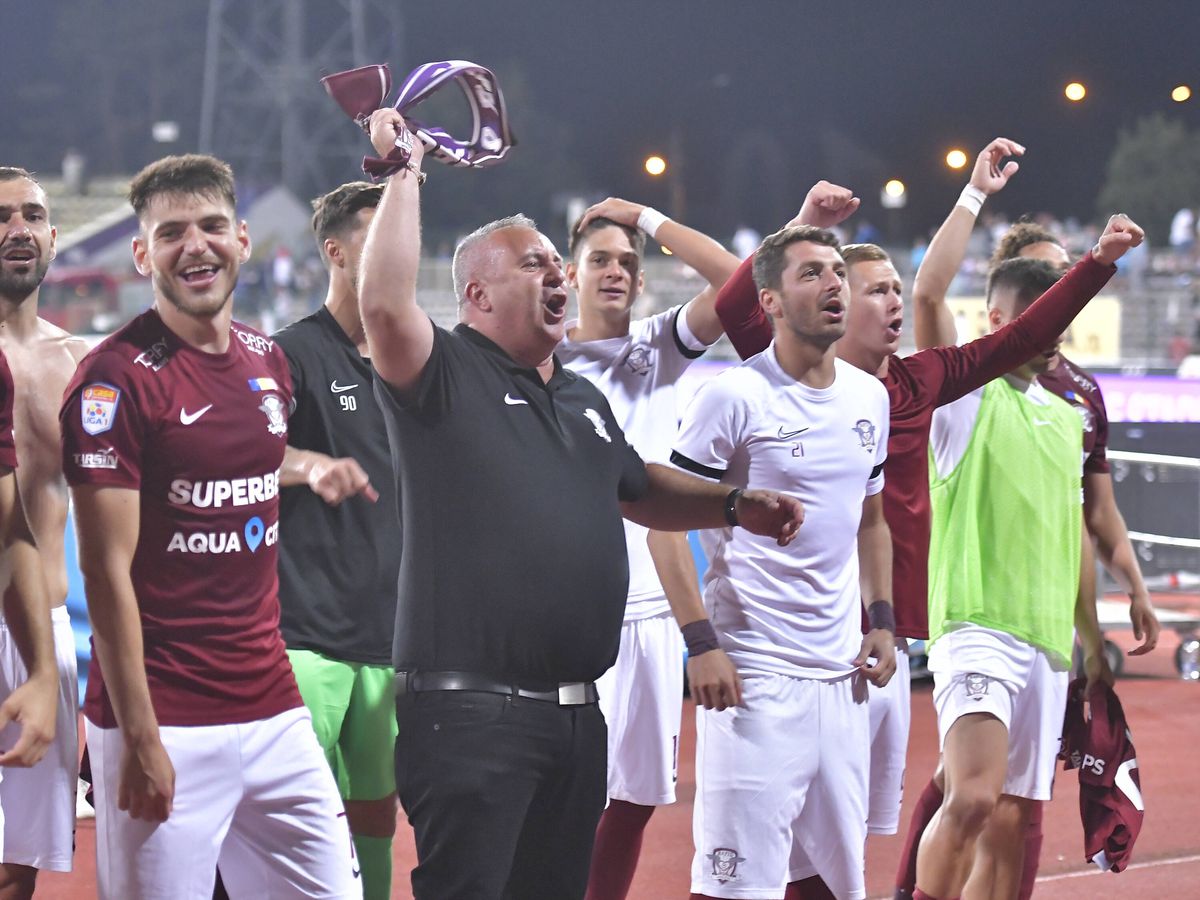 Viralul lunii în Liga 1 » Filmarea care face înconjurul României: ce se întâmpla în mijlocul galeriei rapidiste la Pitești. Peste 5.000 de like-uri!