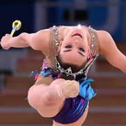 Gimnastica ritmică oferă tot timpul fotografii spectaculoase