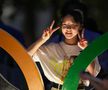 O fetiță din Japonia și semnul victoriei printre cercurile olimpice