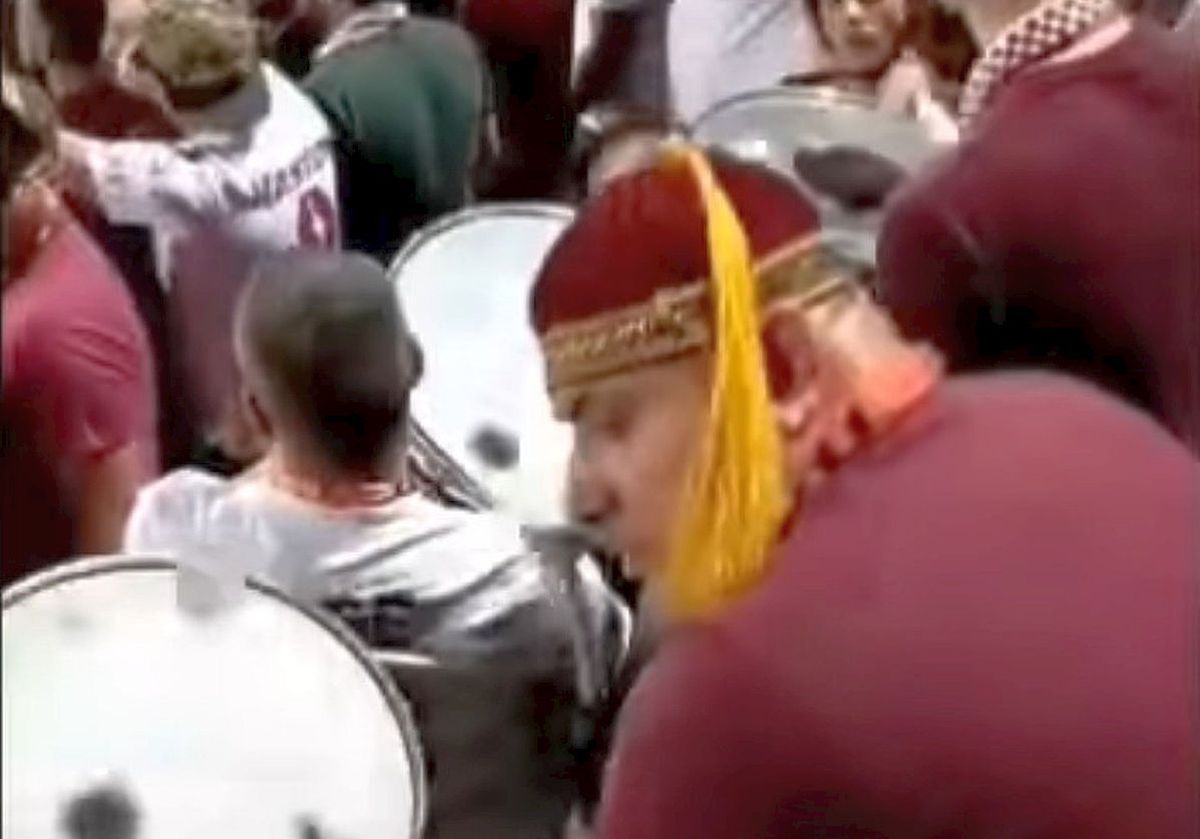 Viralul lunii în Liga 1 » Filmarea care face înconjurul României: ce se întâmpla în mijlocul galeriei rapidiste la Pitești. Peste 5.000 de like-uri!