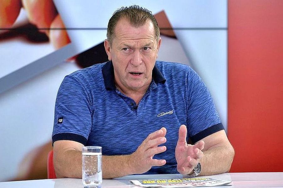 Duckadam nu l-a menajat pe Stoichiță Stoichiță, acuzat frontal: „Face schimbări în timpul meciurilor naționalei” » Replica directorului Comisiei Tehnice a FRF: „Încerc să-i ajut”