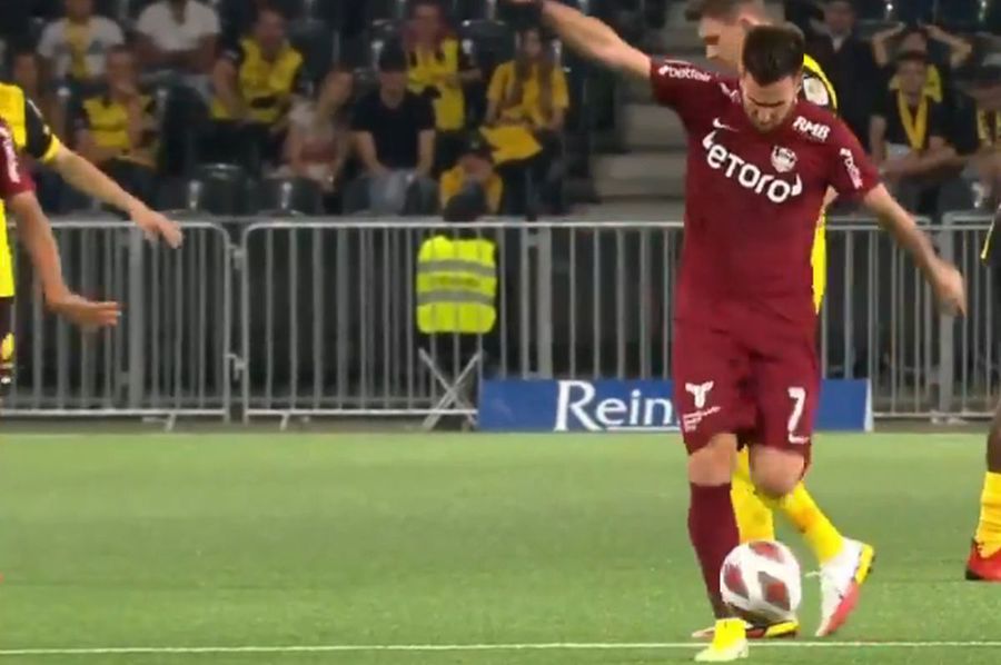 Adrian Păun, lovind mingea după fluierul arbitrului Adrian Păun, eliminare stupidă în Elveția » Fazele care i-au adus două „galbene”