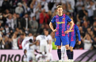 Barcelona în furtună » Frenkie de Jong refuză să plece și acuză clubul de șantaj!