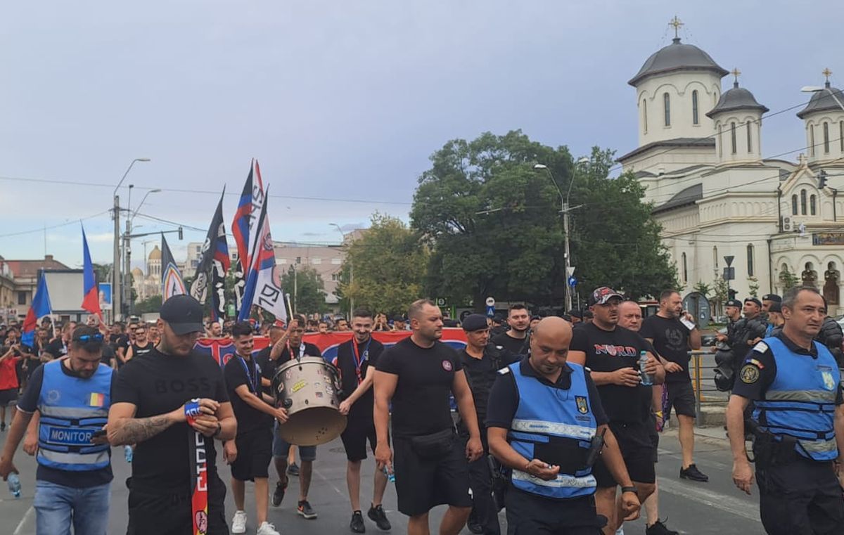 Galeria celor de la FCSB a ajuns în Ghencea » Câți oameni au fost în corteo + scandarea favorită