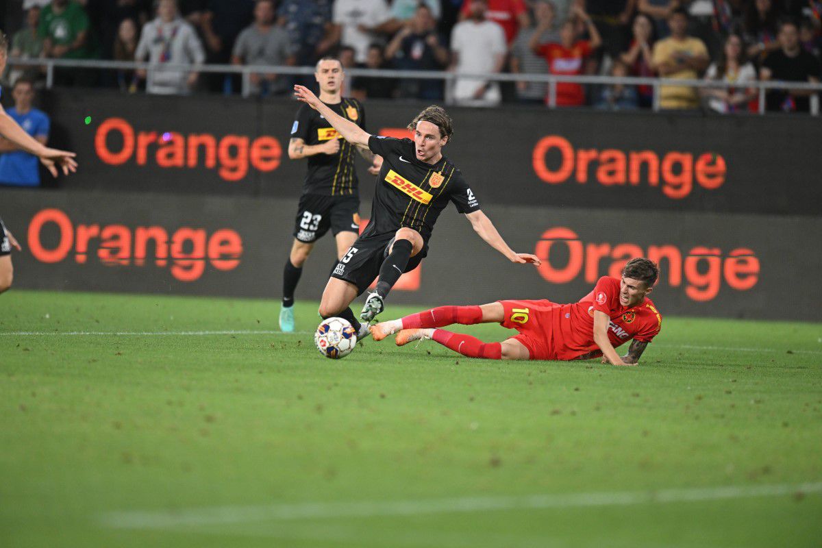 FCSB a cerut trei penalty-uri cu Nordsjaelland! tribunele au explodat: „Hoții, hoții!” » Fotoreporterul GSP a surprins cadru cu cadru cea mai fierbinte fază a meciului