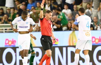 Francezii îl desființează pe Istvan Kovacs, grecii îl laudă » Controversă pe marginea deciziilor luate aseară de român în Liga Campionilor