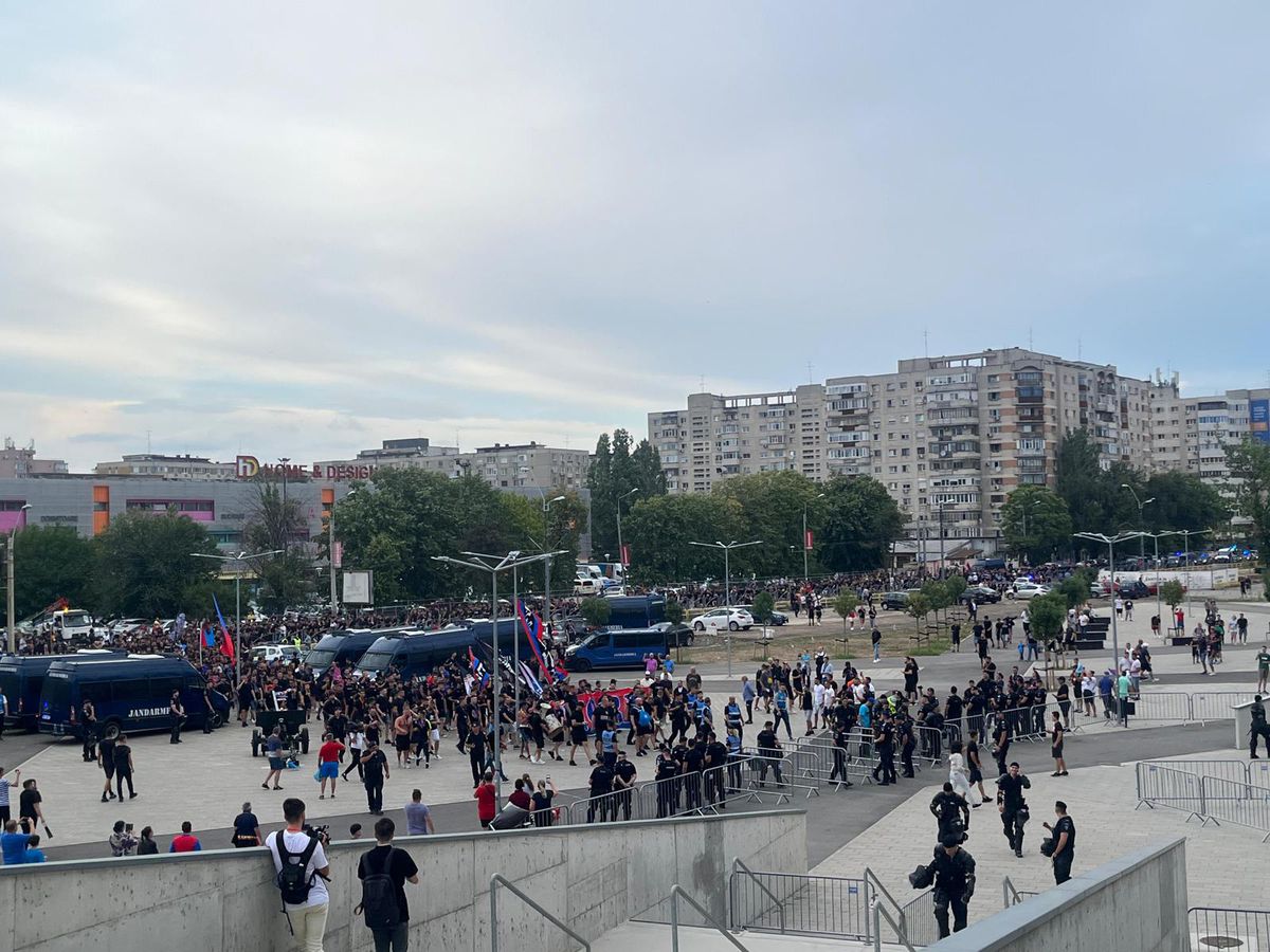 Galeria celor de la FCSB a ajuns în Ghencea » Câți oameni au fost în corteo + scandarea favorită