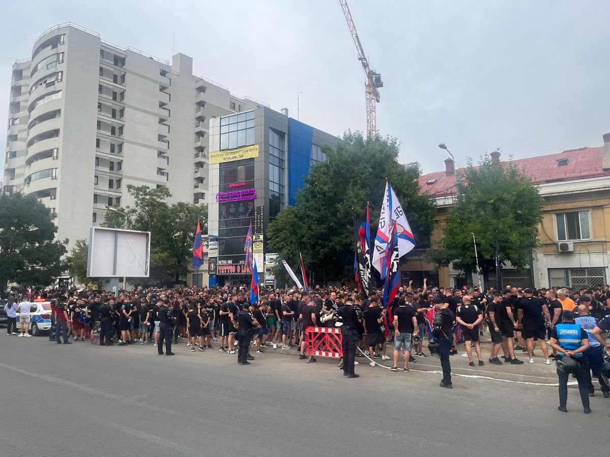 Galeria celor de la FCSB a ajuns în Ghencea » Câți oameni au fost în corteo + scandarea favorită