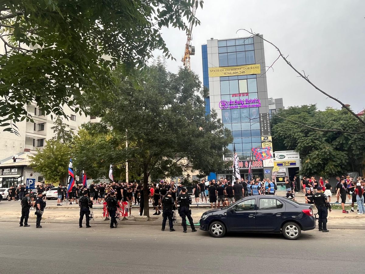 Galeria celor de la FCSB a ajuns în Ghencea » Câți oameni au fost în corteo + scandarea favorită