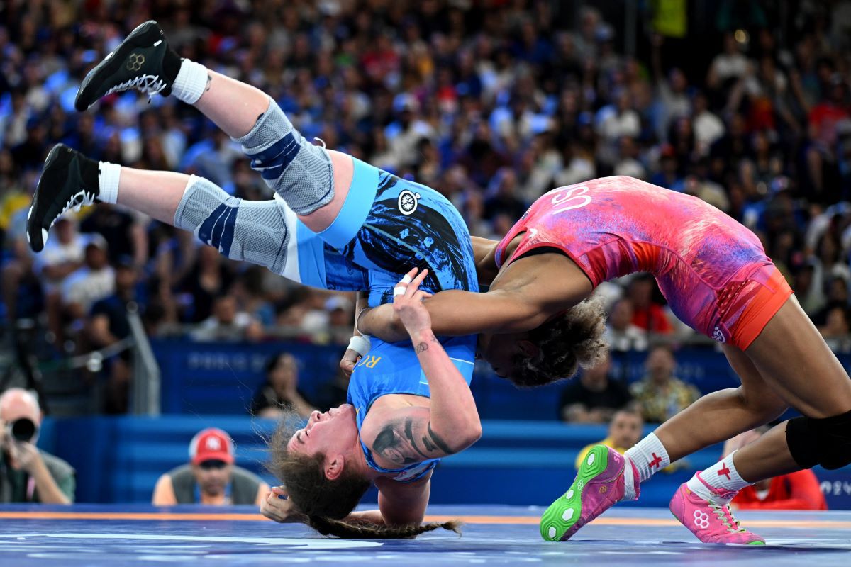 Prima reacție după accidentarea înspăimântătoare suferită de luptătoarea Cătălina Axente: „I s-au făcut primele teste şi semnele motrice sunt OK”