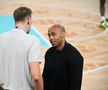 Nowitzki și Henry