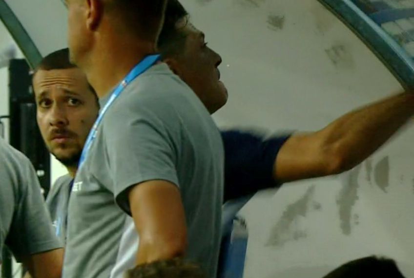 Mirel Rădoi, acces de furie în Craiova - Hermannstadt. FOTO: captură Orange Sport