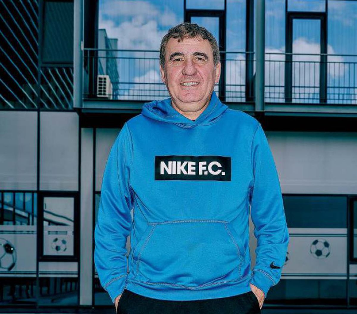 Gică Hagi, reportaj de șapte pagini în revista France Football