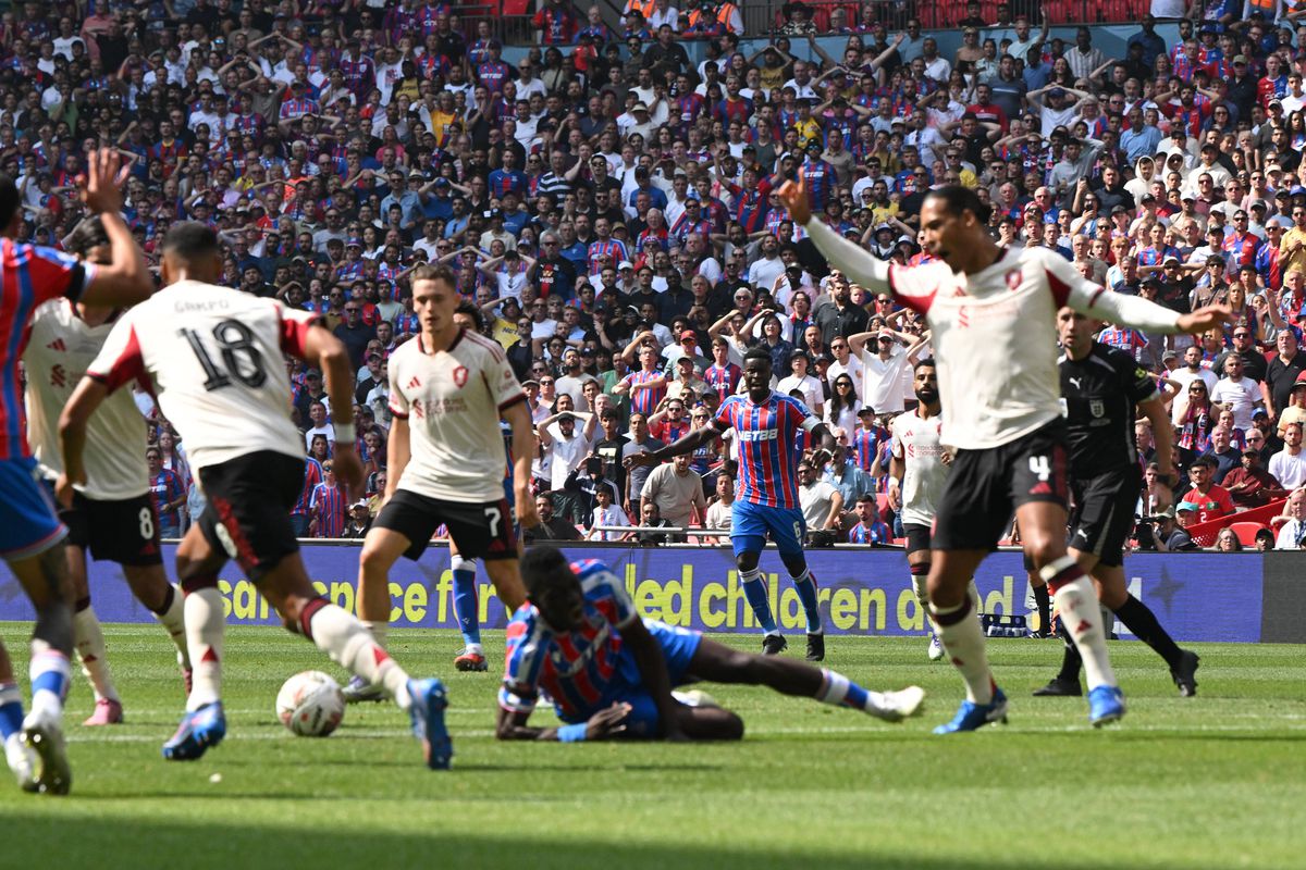 Eroul cu șapcă de pe Wembley » Crystal Palace a învins-o pe Liverpool la lovituri de pedeapsă în Supercupa Angliei. Henderson, magistral!