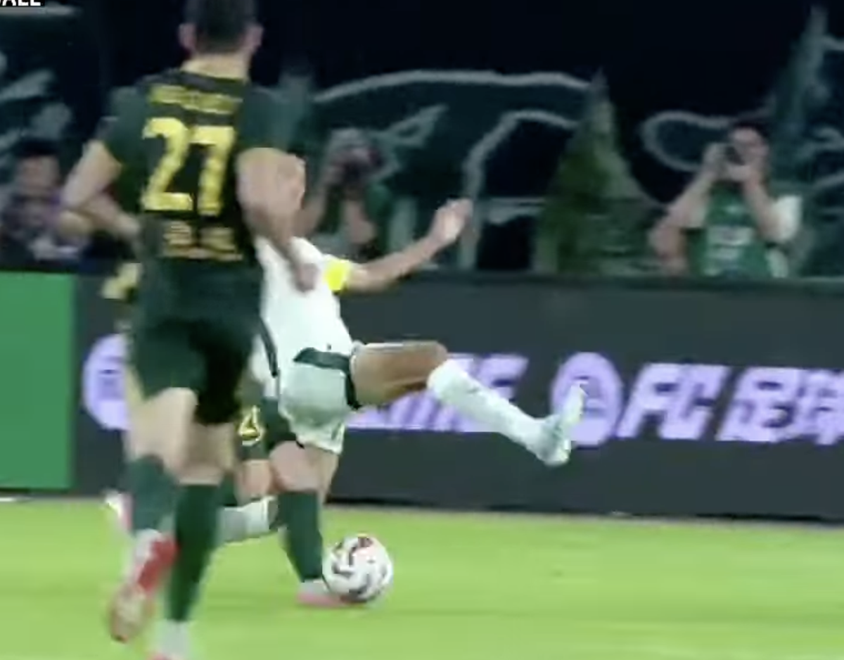 Alexandru Mitriță, gol și assist în China » Echipa lui a condus de două ori, dar nu a câștigat