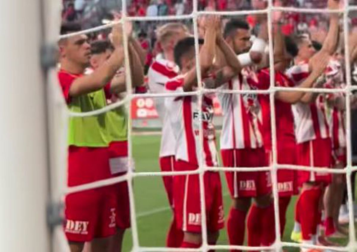 Imagini spectaculoase din Superligă: „Cine e pe primul loc, cine e pe primul loc?”