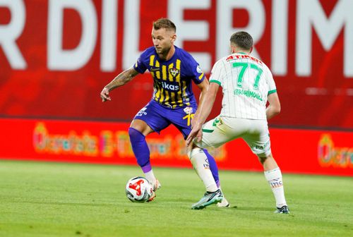 Konyaspor, formația lui Ștefănescu, a învins-o în deplasare pe Eyupspor, echipa lui Drăguș. FOTO: X