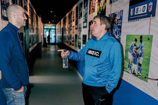 Gică Hagi, star în revista France Football! » „Am fost la două degete să-l înlocuiesc pe Maradona” + „Înaintea meciului cu Suedia, eu aveam Balonul de Aur”