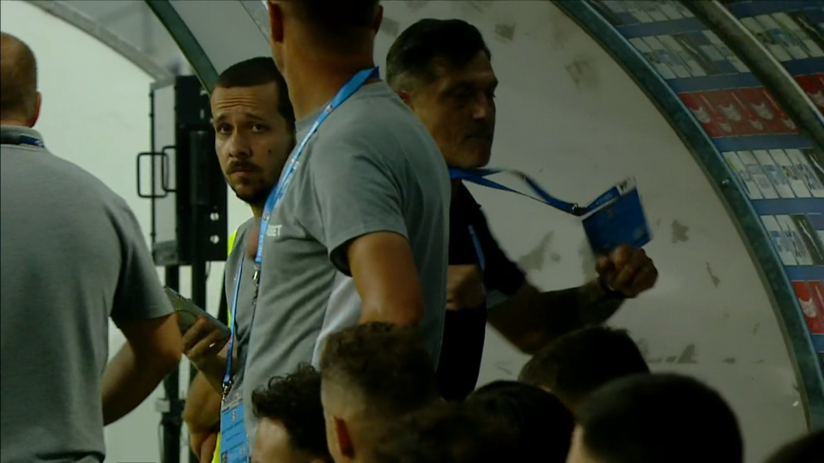 Ce a fost asta? Imagini șocante cu Mirel Rădoi, într-un acces de FURIE și un nou gest violent