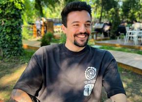 Adrian Petre a semnat! » Incredibil unde a ajuns atacantul pe care FCSB dădea 800.000 de euro: „Are probleme, dar e pe drumul cel bun”