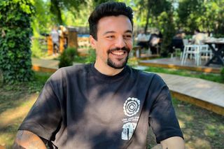 Adrian Petre a semnat! » Incredibil unde a ajuns atacantul pe care FCSB dădea 800.000 de euro: „Are probleme, dar e pe drumul cel bun”