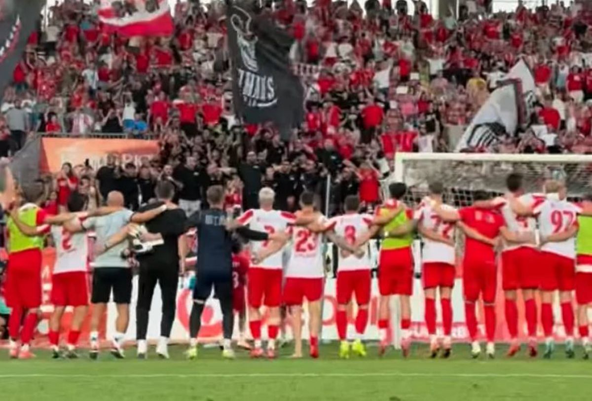 Imagini spectaculoase din Superligă: „Cine e pe primul loc? UTA e!”