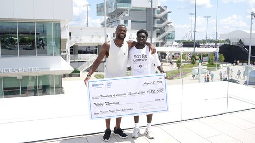 Frances Tifoe și Russell Lokko