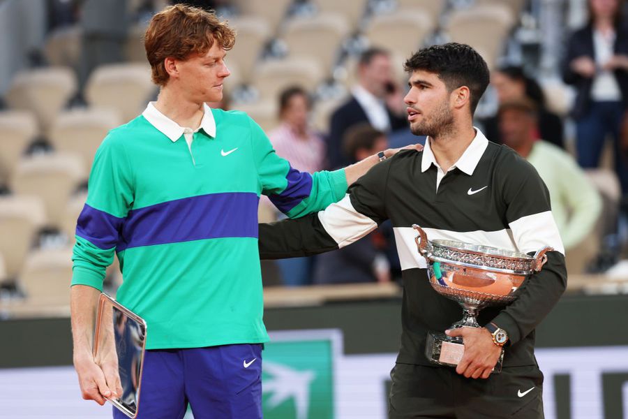 Jannik Sinner a fost întrebat despre noua frizură a lui Carlos Alcaraz: „Eu nu m-aș tunde așa”