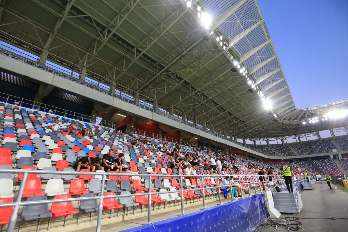 FCSB - Unirea Slobozia, imagini de la nivelul gazonului