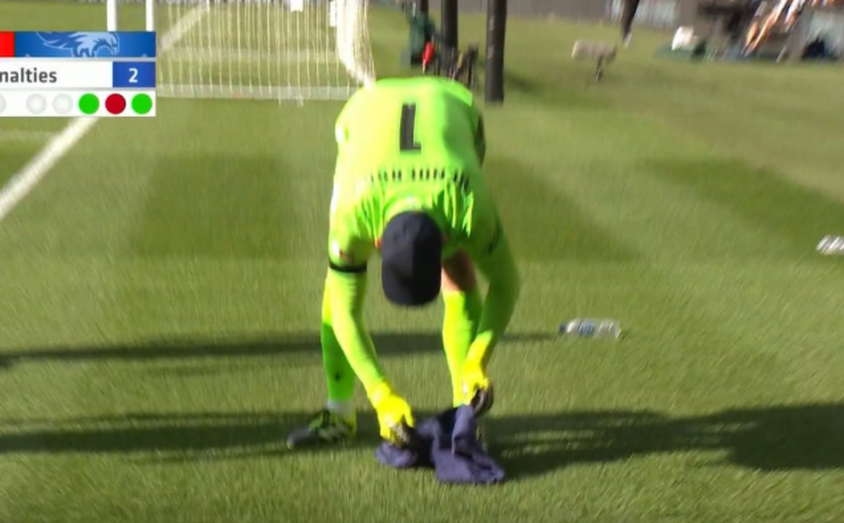 Secretul lui Dean Henderson era pitit în prosop: camerele TV au surprins detaliul prin care a răpus-o pe Liverpool