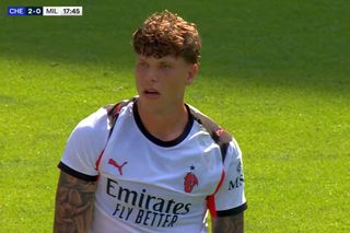 Românul lui Milan, meci de coșmar în amicalul cu Chelsea: autogol și „roșu” în primele 20 de minute