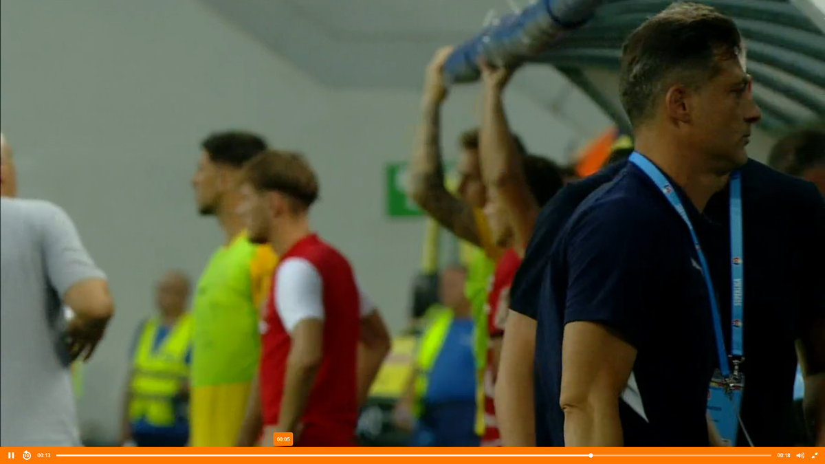 Ce a fost asta? Imagini șocante cu Mirel Rădoi, într-un acces de FURIE și un nou gest violent