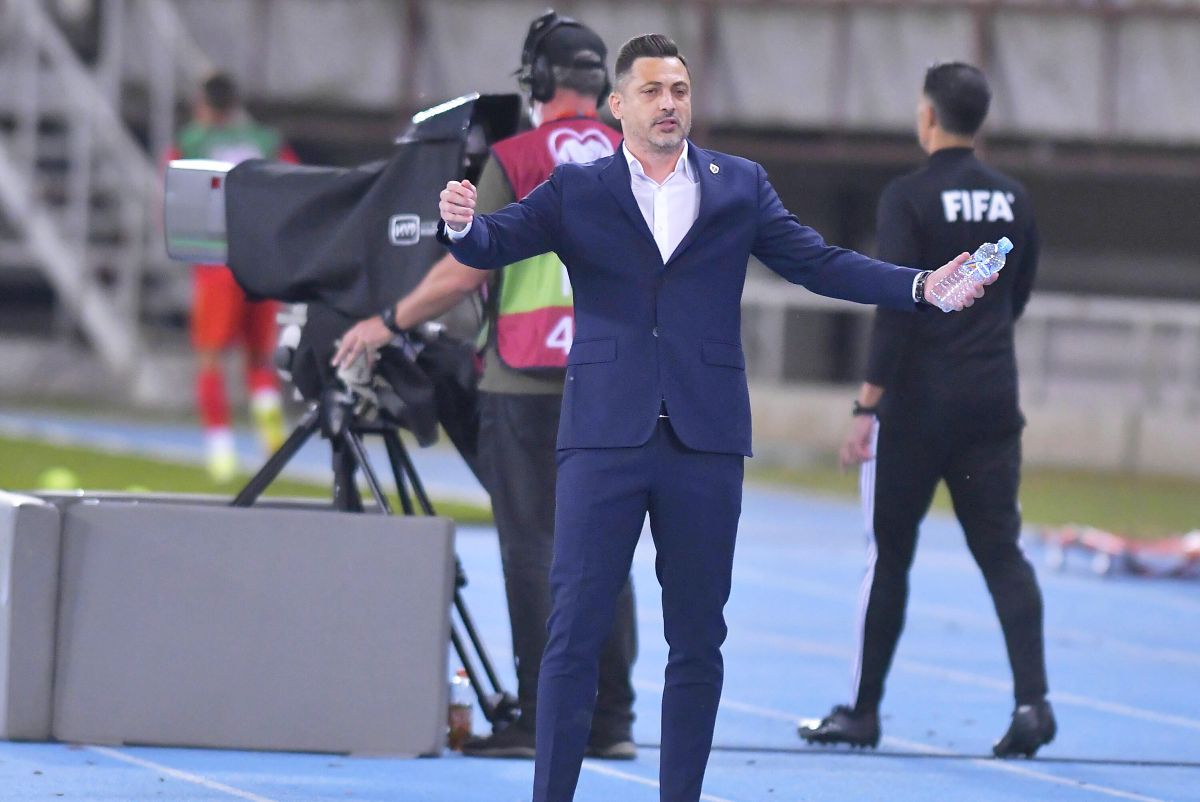 Rădoi ignoră exemplul dat de Mourinho și Guardiola: „Ar fi culmea! Ce să discut cu jucătorii?”