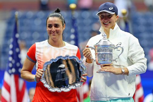 Iga Swiatek (21 de ani, 1 WTA) este campioana de la US Open 2022! Poloneza a învins-o în ultimul act pe Ons Jabeur (28 de ani, 5 WTA), scor 6-2, 7-6(5).