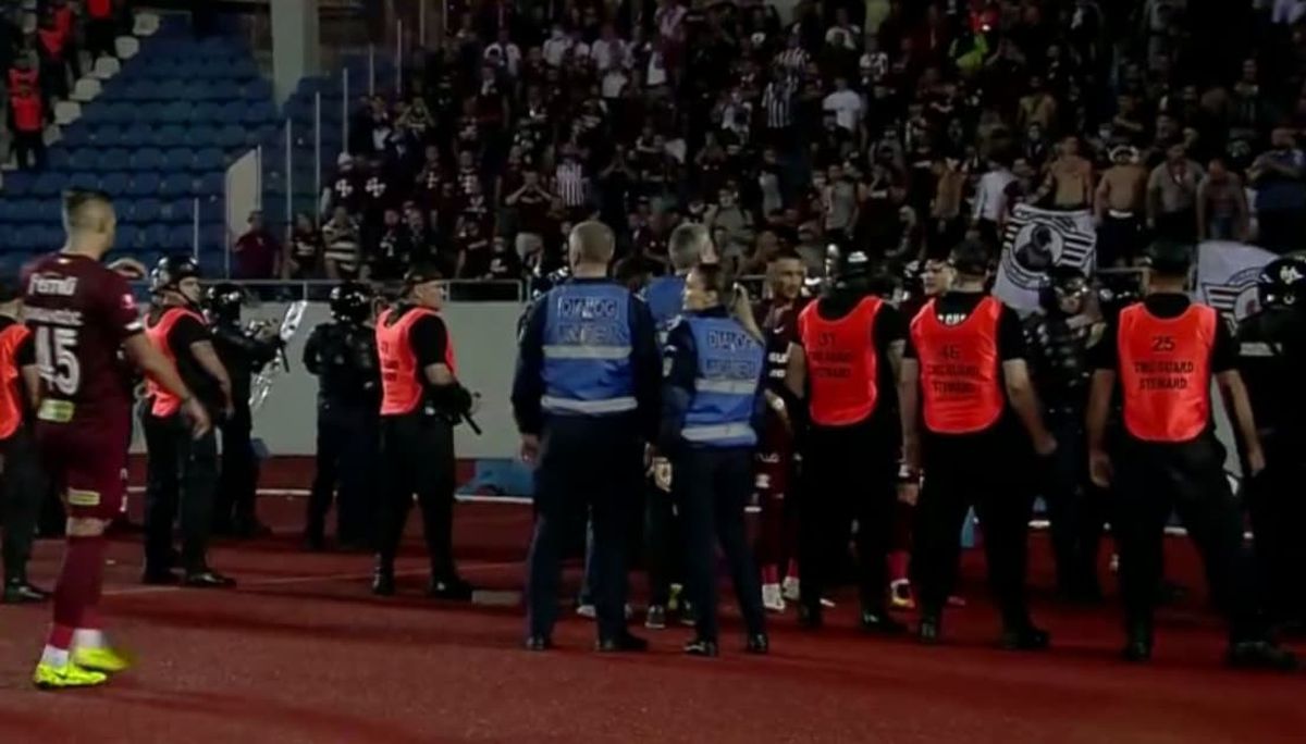Precizările Jandarmeriei după FCU Craiova - Rapid: 9 amenzi și 7 persoane interzise un an pe stadion!