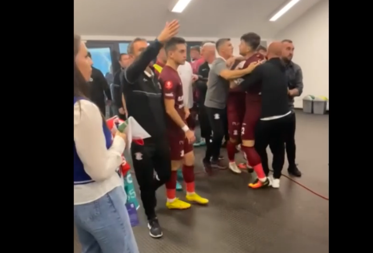 Mititelu Jr. îl face praf pe Săpunaru: „Se închipuie luptător de K-1, îl țineau 10 inși! Eu sunt interzis pe stadion, dar el poate juca?!”