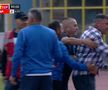 Scene de neînțeles la Hermannstadt - Petrolul! A sărit la arbitru după ce echipa sa a dat gol » Colegii s-au chinuit să-l țină în frâu