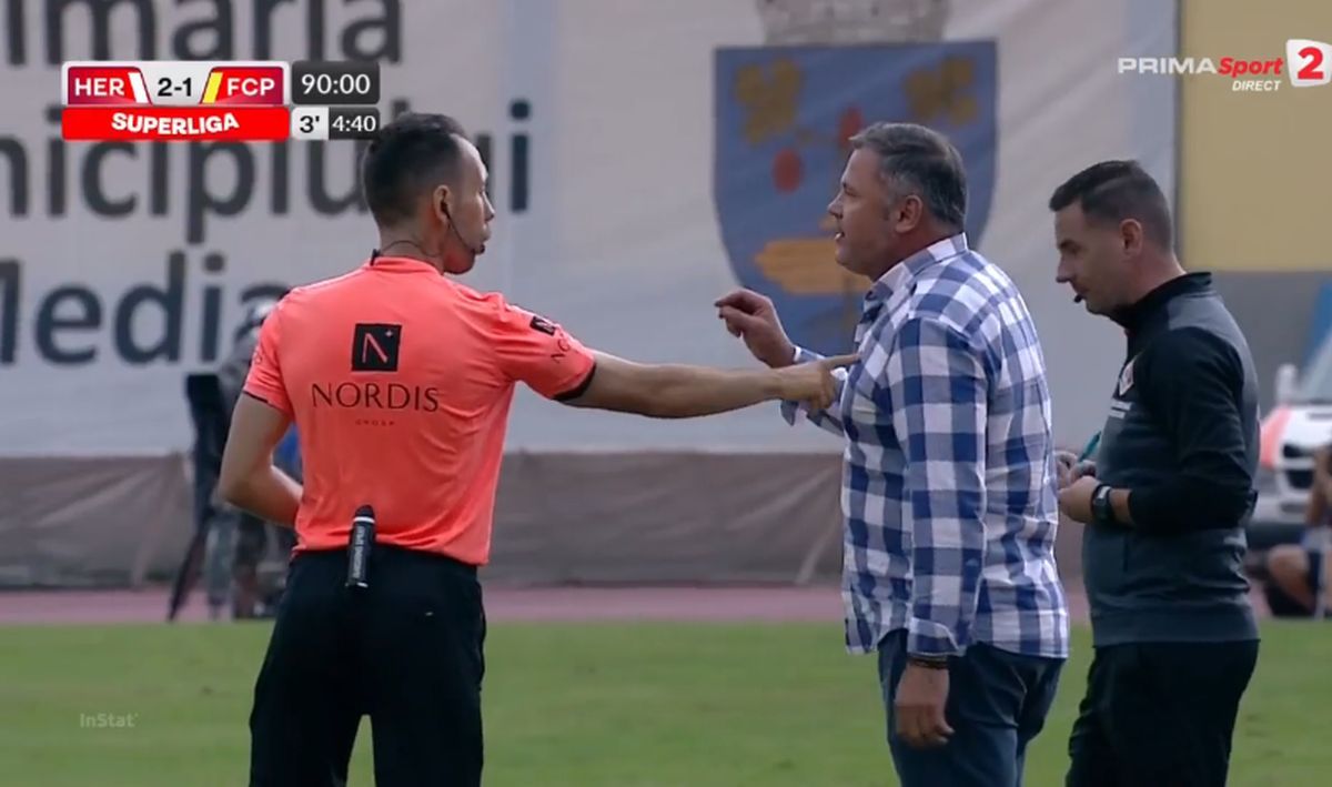 Scene de neînțeles la Hermannstadt - Petrolul! A sărit la arbitru după ce echipa sa a dat gol » Colegii s-au chinuit să-l țină în frâu