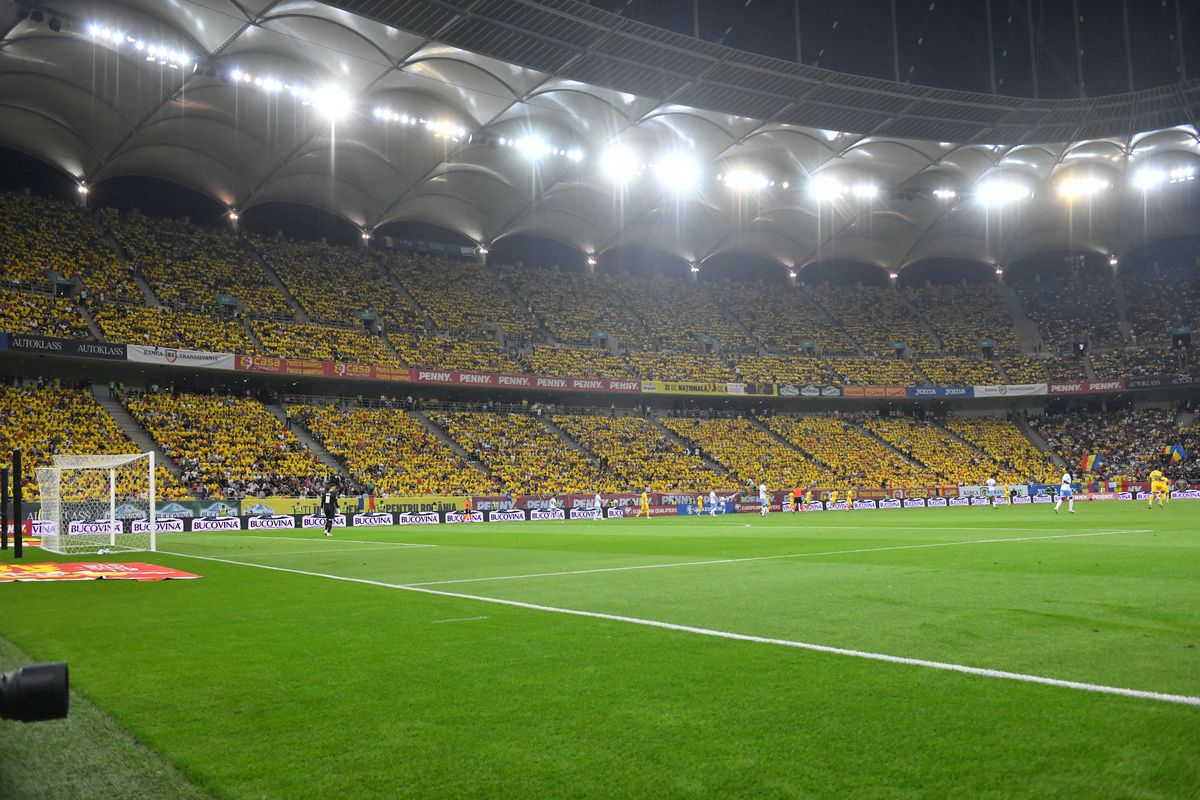 Prezentatoarele de știri sportive n-au lipsit de la meciul România - Israel! Cum au apărut în tribune Simona Țăranu și Ramona Păun