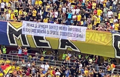 Misterul din spatele mesajului total neașteptat apărut în tribune la România - Israel: „Sunteți mereu împotrivă”